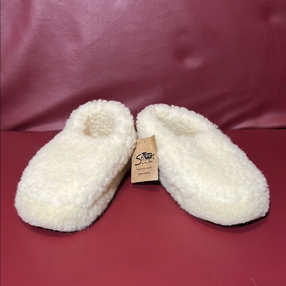 Wool Slippers - Picture 2 of 5